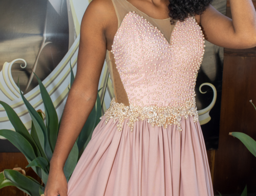 Vestido Rosa Pastel com Detalhes em Pérolas e Cristais